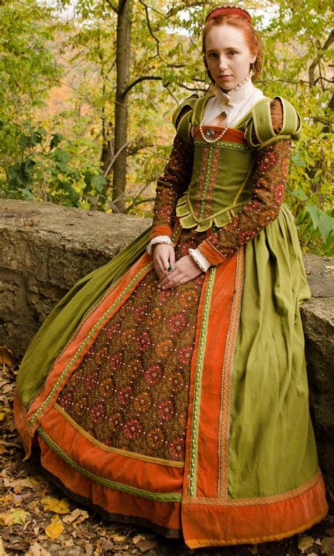 medieval england dresses.